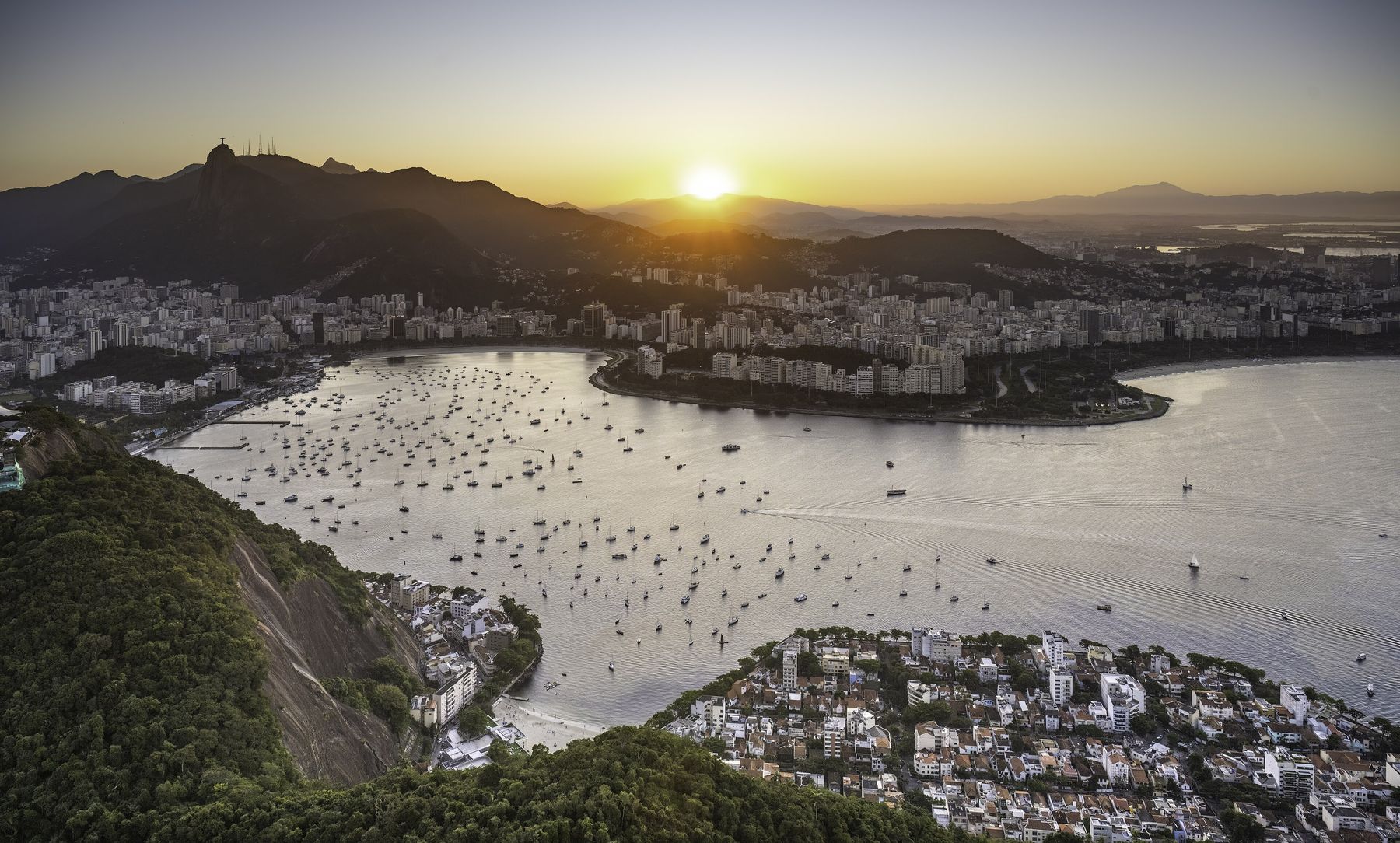 Pôr do sol sobre a Enseada de Botafogo